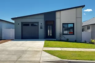 657 Terrazzo Wy, Medford, OR 97501 - Photo 1