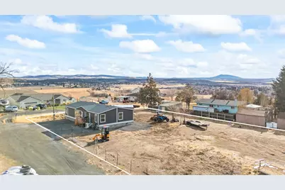 101 NE Daisy Street, Madras, OR 97741 - Photo 1