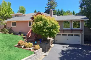 1594 Angelcrest Dr, Medford, OR 97504 - Photo 1