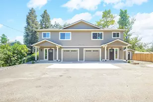 951 SW H St, Grants Pass, OR 97526 - Photo 1