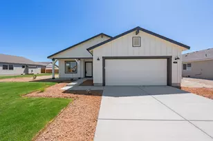 253 NW Par Ave, Madras, OR 97741 - Photo 1