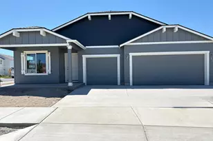 221 NW Par Ave, Madras, OR 97741 - Photo 1