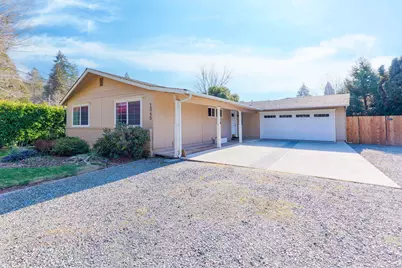 1345 E Park Street, Grants Pass, OR 97527 - Photo 1