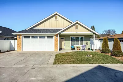 208 SW Blueberry Lane, Grants Pass, OR 97527 - Photo 1