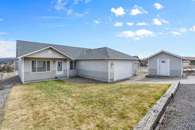 757 SW Sunrise Street, Madras, OR 97741 - Photo 1