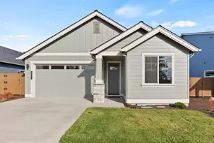 4737 SW Coyote Ave, Redmond, OR 97756 - Photo 1