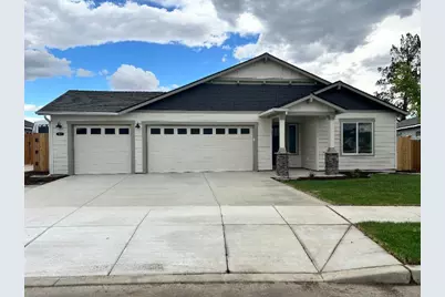 1131 NW Walnut Avenue #04, Redmond, OR 97756 - Photo 1