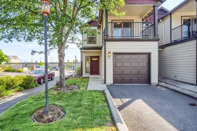 173 Logan Avenue, Central Point, OR 97502 - Photo 1