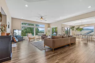 260 Mount Echo Dr, Medford, OR 97504 - Photo 1