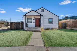 736 SW 10th St, Redmond, OR 97756 - Photo 1