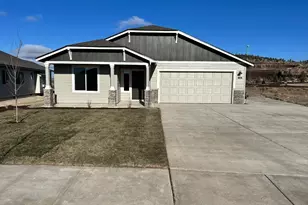 1156 NW Varnish Ave, Redmond, OR 97756 - Photo 1
