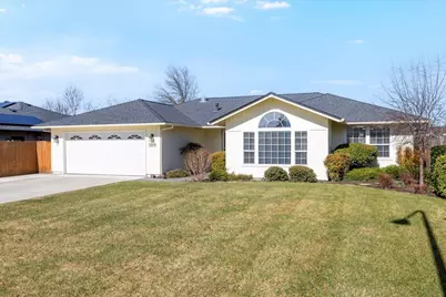 3019 Edgewood Drive, Medford, OR 97504 - Photo 1