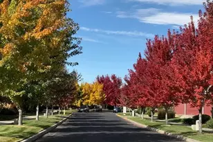 878 NW 18th Ct, Redmond, OR 97756 - Photo 1