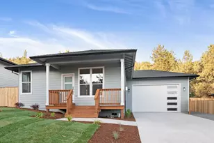 1195 Orange Blossom Dr, Klamath Falls, OR 97601 - Photo 1