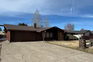 3894 Rio Vista Way, Klamath Falls, OR 97603 - Photo 1