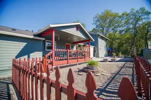 1113 SE Allenwood Dr, Grants Pass, OR 97527 - Photo 1