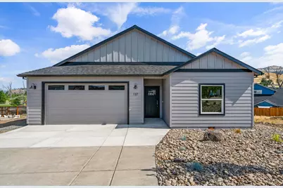 137 Willow Springs Drive, Talent, OR 97540 - Photo 1