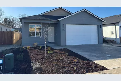 746 Dahl Place #14, Medford, OR 97501 - Photo 1