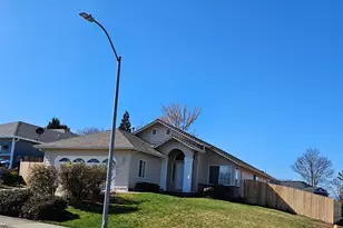 1750 Patriot Ln, Grants Pass, OR 97527 - Photo 1