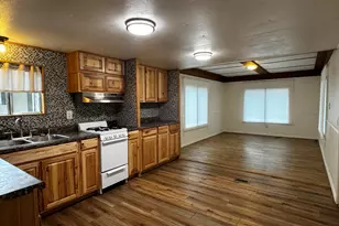 9566 Old Stage Rd, Central Point, OR 97502 - Photo 1