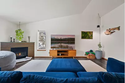 1040 SW Silver Lake Boulevard, Bend, OR 97702 - Photo 1