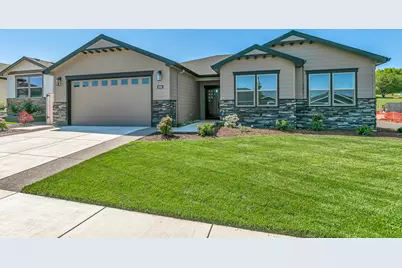 3020 Mt Thielsen Drive, Medford, OR 97504 - Photo 1