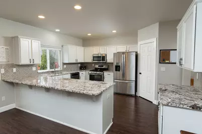 2131 NW Poplar Avenue, Redmond, OR 97756 - Photo 1