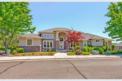 40 Pebble Creek Drive, Eagle Point, OR 97524 - Photo 1