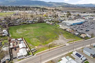 110 Lozier Ln, Medford, OR 97501 - Photo 1