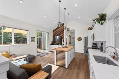 225 NW Wilmington Avenue, Bend, OR 97703 - Photo 1