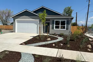 747 Dahl Pl, Medford, OR 97501 - Photo 1