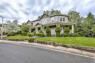 2214 Haviland Dr, Grants Pass, OR 97527 - Photo 1