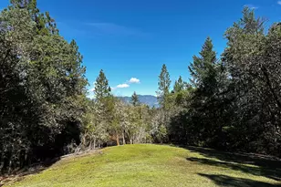 501 Wildrose Ln, Grants Pass, OR 97527 - Photo 1