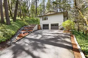 1836 W Schutzwohl Ln, Grants Pass, OR 97527 - Photo 1