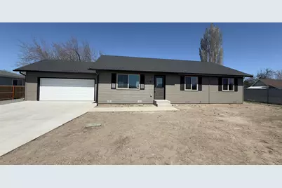 5583 Winterfield Way, Klamath Falls, OR 97603 - Photo 1