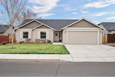 2715 NE 6th Drive, Redmond, OR 97756 - Photo 1