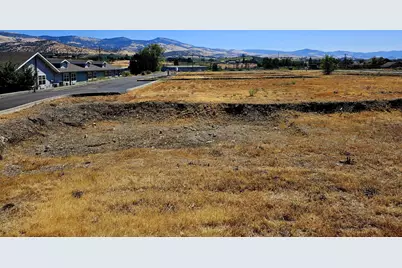 240 Suncrest Road, Talent, OR 97540 - Photo 1