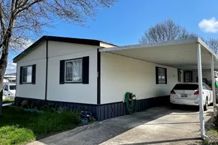 633 E Archwood Dr, Eagle Point, OR 97524 - Photo 1