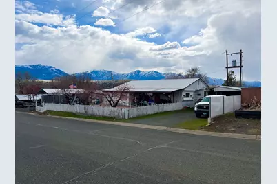 325 Highlan Drive, Mount Vernon, OR 97865 - Photo 1