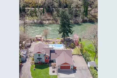 377 Avenue De Teresa, Grants Pass, OR 97526 - Photo 1