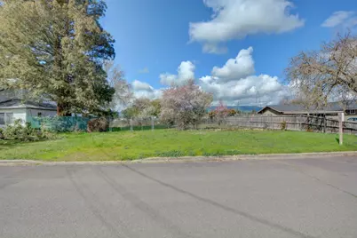 378 Clover Lane, Medford, OR 97501 - Photo 1