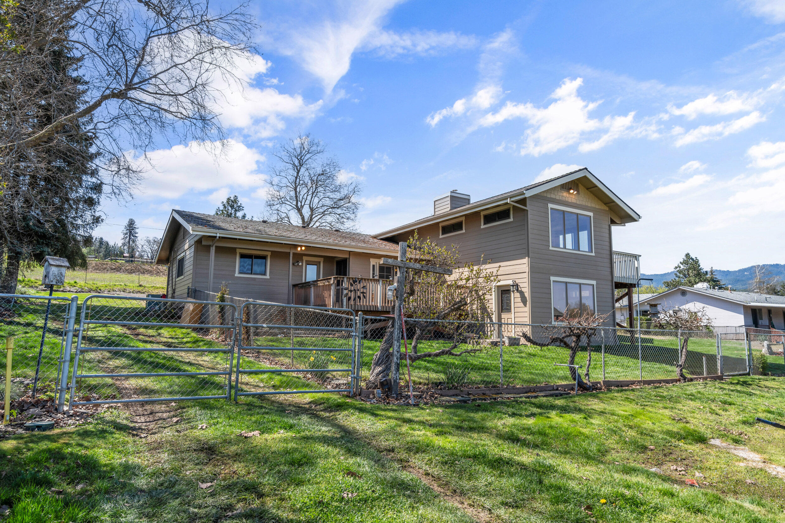 142 Theo Dr, Talent, OR 97540 - MLS 220199093 - Coldwell Banker