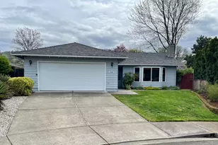 2868 Bailey Ave, Medford, OR 97504 - Photo 1