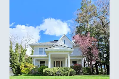 751 NW 4th Street, Grants Pass, OR 97526 - Photo 1