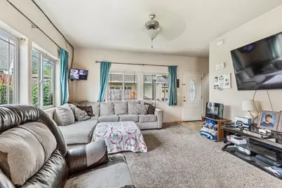 712 Northwood Drive, Medford, OR 97504 - Photo 1