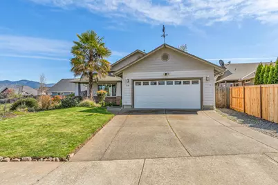 616 SE Liberty Drive, Grants Pass, OR 97527 - Photo 1