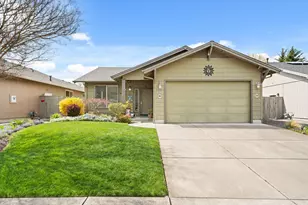 1352 Kyle St, Medford, OR 97501 - Photo 1