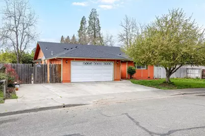 1044 SW Kokanee Lane, Grants Pass, OR 97527 - Photo 1