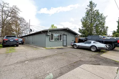 183 Lewis Avenue, Medford, OR 97501 - Photo 1
