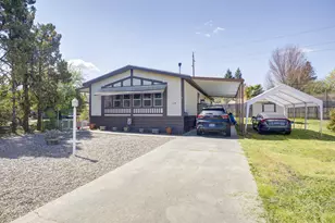 138 Parkdale Cir, Grants Pass, OR 97527 - Photo 1